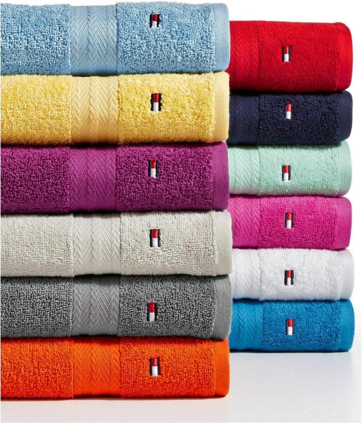 Tommy Hilfiger Modern American Solid Bath Towel, 30 X 54 Inches, 100% Cotton 574 GSM (Peacoat)